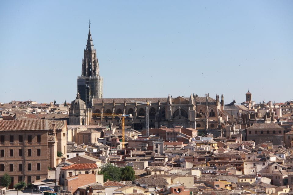 Madrid: Full-Day Guided Tour of Toledo With Cathedral Visit - Itinerary Highlights