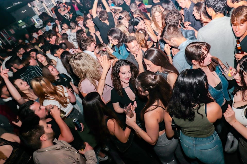 Madrid: Guided Bar Crawl With Drinks and Nightclub Entry - Key Points