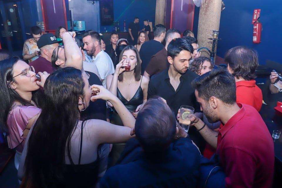 Madrid: Guided Bar Crawl With Drinks and Nightclub Entry - Customer Reviews