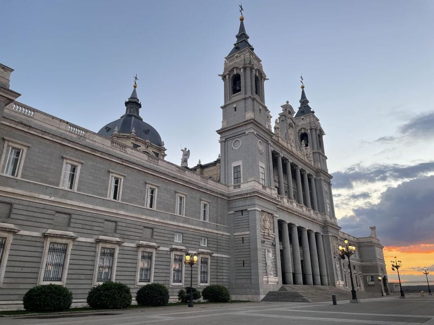 Madrid: Guided Tour of Prado Museum and Royal Palace - Important Information