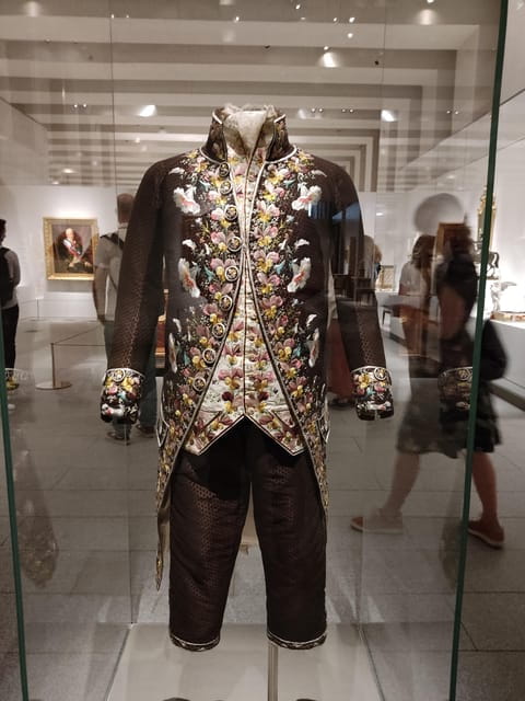 Madrid: Guided Tour of the Royal Collections Gallery - Tour Duration and Cancellation