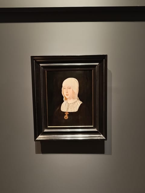 Madrid: Guided Tour of the Royal Collections Gallery - Entering the Realm of Royal Art and Artifacts