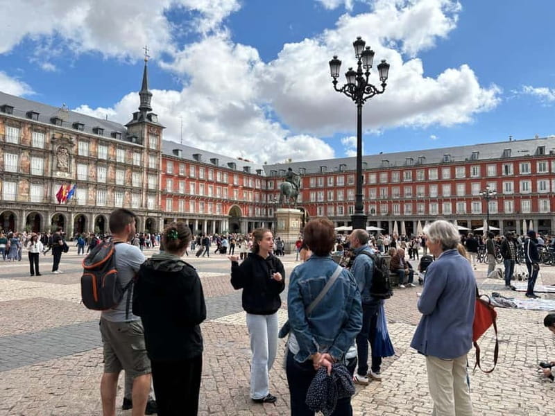Madrid: Guided Walking Tour with Churros and Hot Chocolate - Key points / Takeaways