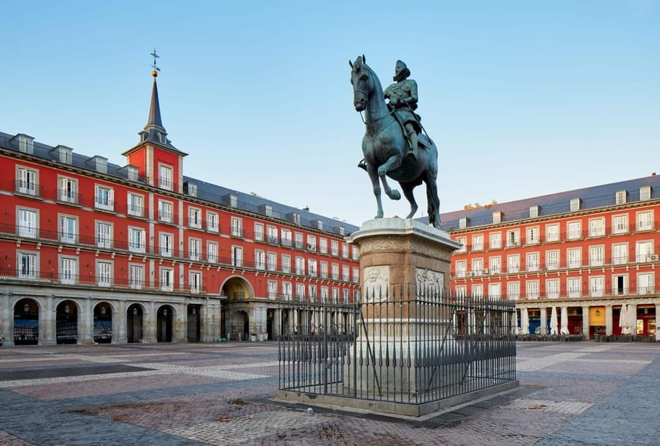 Madrid Historical Centre & Old Town Walking Tour in French - Highlights and Experience
