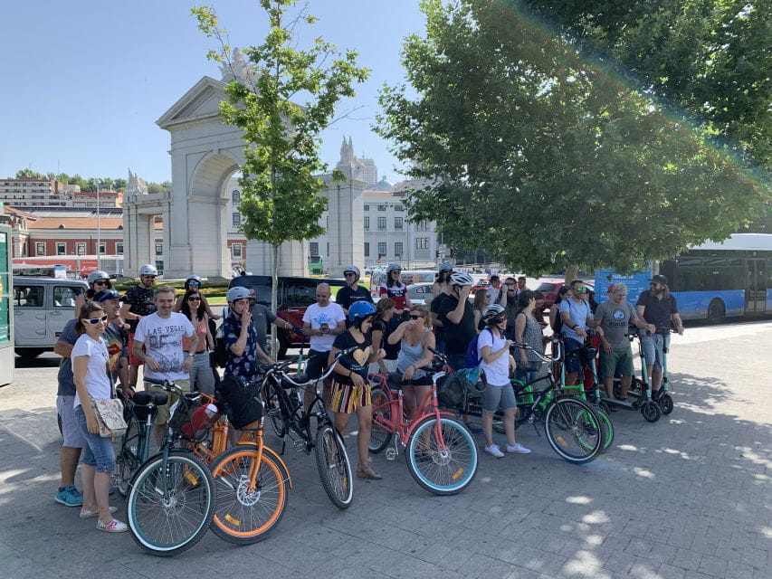 Madrid: Literary Quarter & Retiro Park Electric Bike Tour - Key Points
