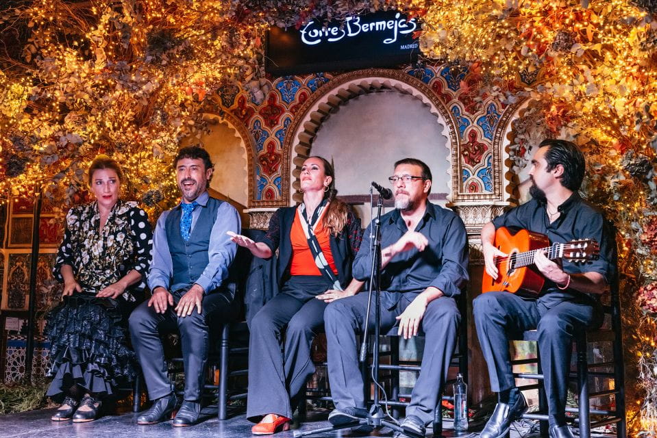 Madrid: Live Flamenco Show With Food and Drinks Options - Things To Know