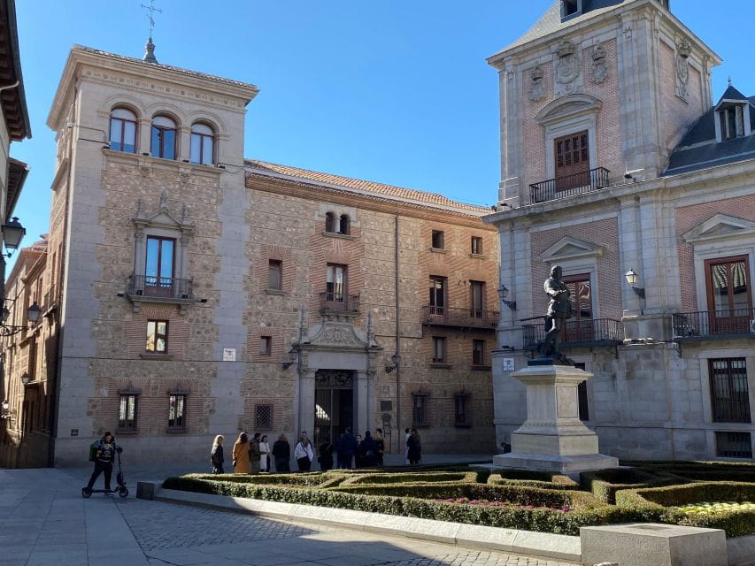 Madrid: Monastery of Descalzas Reales Tour With Tickets - Historical Significance