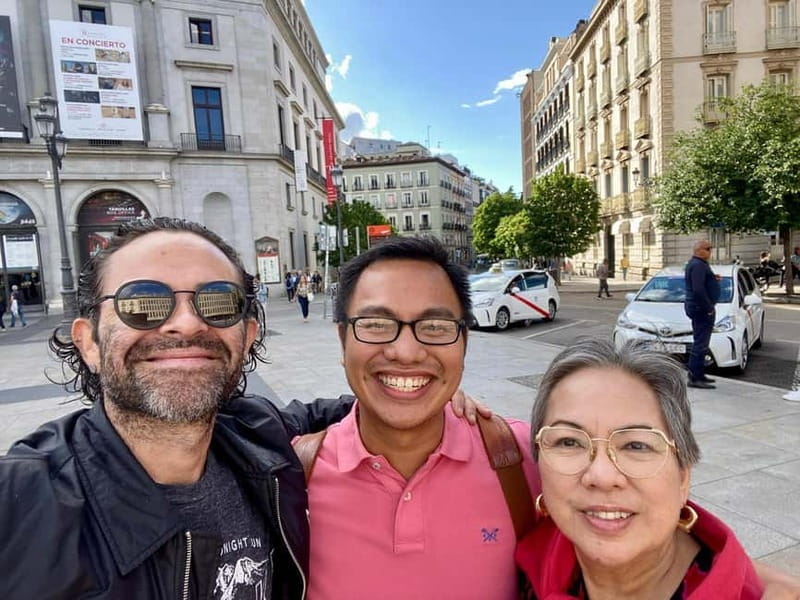 Madrid: Old Town, Poets District, and Royal Palace Tour - Starting at the Heart of Madrid’s Literary and Artistic Roots