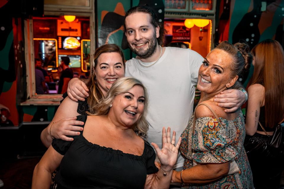 Madrid: Original Pub Crawl With VIP Club Entry - Drink Specials and Tapas