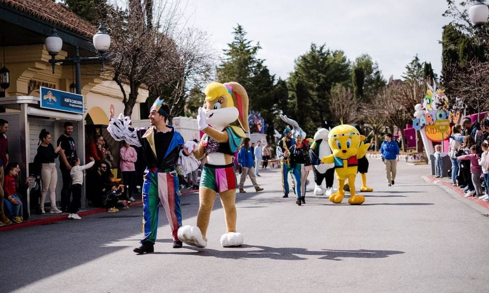 Madrid: Parque Warner Ticket and Roundtrip Transportation - Customer Reviews