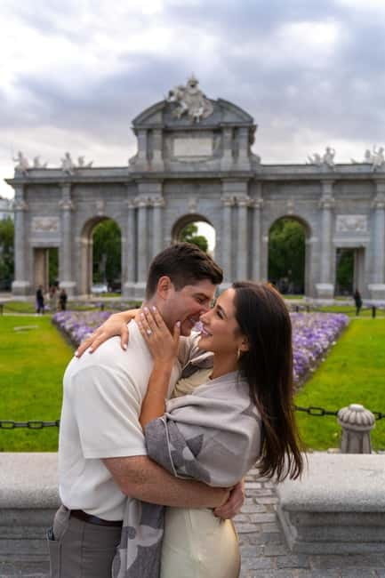 Madrid: Photoshoot for couples - An Intimate Way to Capture Madrid’s Magic