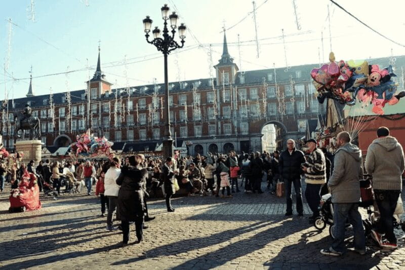 Madrid: Plaza Mayor Christmas Market & City Walking Tour - Exploring Madrid During the Holidays: A Practical, Authentic Experience