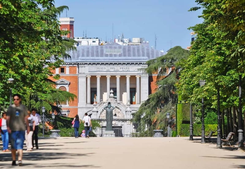 Madrid: Prado Museum Private tour with local guide - Meeting Point and Ease of Access