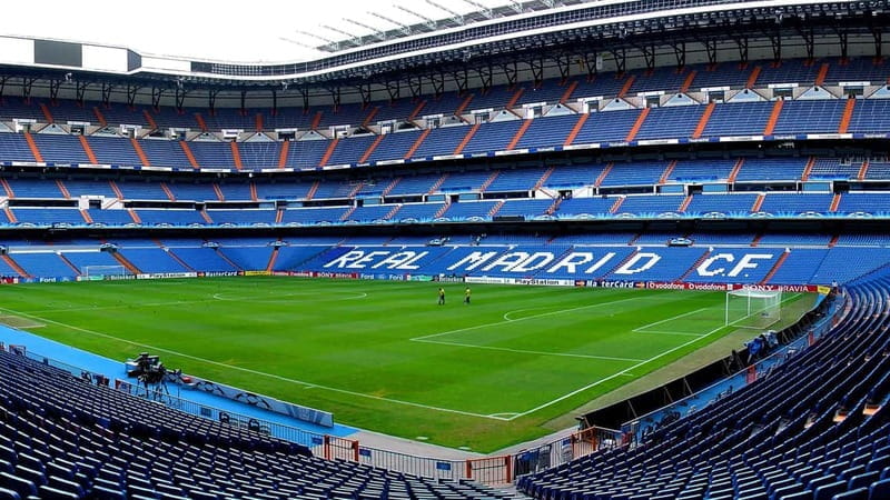Madrid: Private Guided Tour of Bernabéu Stadium - Viewing the Field: The Stand Perspective