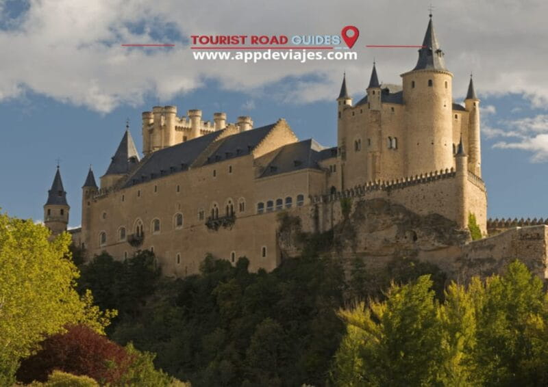 Madrid: Private Tour Ávila - Segovia with Tapas Route - Who Will Love This Tour?