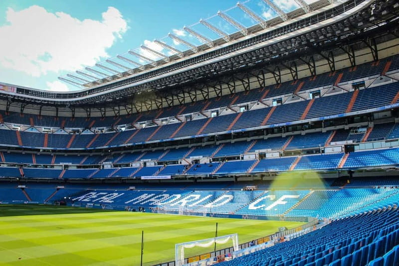 Madrid: Real Madrid Bernabeu Stadium Tour with Tapas - Exploring the Restricted Areas