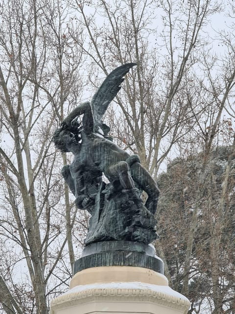 Madrid: Retiro Park Guided Tour with a Photographer - Frequently Asked Questions