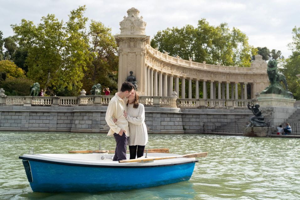Madrid: Romantic Photoshoot for Couples - Edited Photos in Full HD