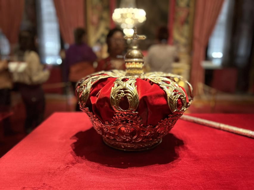 Madrid: Royal Palace Guided Shared Group Tour - Key Points