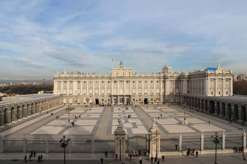 Madrid: Royal Palace Private Tour with Tickets - Why This Tour Stands Out