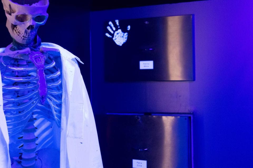 Madrid: Secret Surgery Escape Room Game - Booking Information