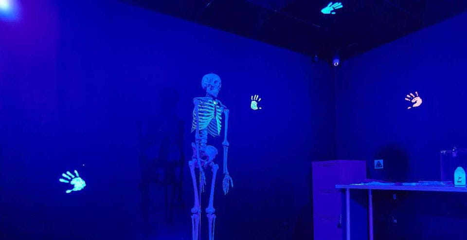 Madrid: Secret Surgery Escape Room Game - Language Options