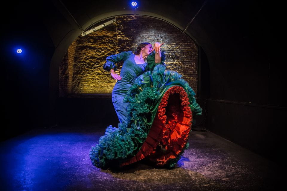 Madrid: The Cueva De Lola Flamenco Show Tickets With Drink - Nearby Attractions