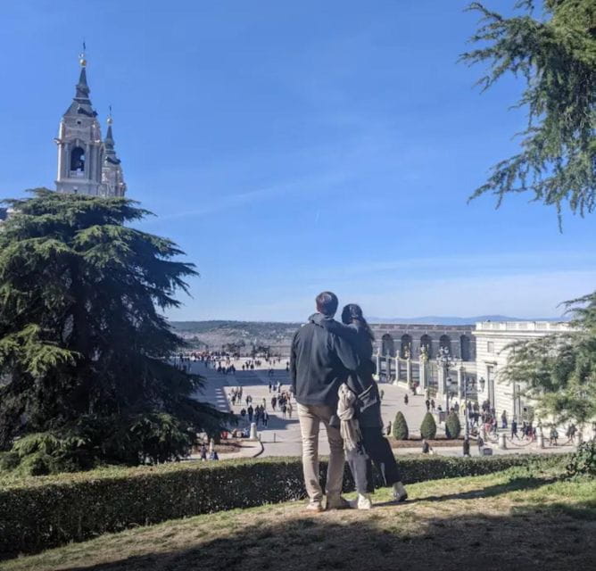 Madrid: Welcome to Madrid Guided Walking Tour - Meet Your Guide