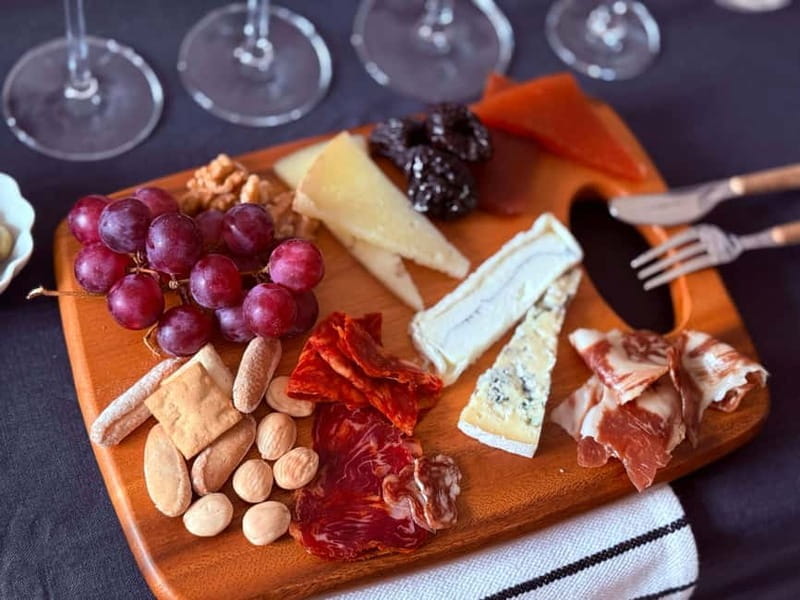 Madrid: Wines & Wonders - A Tasting in a Private Gallery - Entering the Private Art Space in Madrid’s Heart