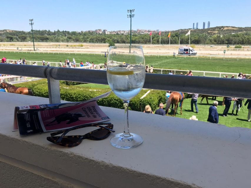 Madrid: Zarzuelas Racecourse Guided Tour - Inclusions and Meeting Point
