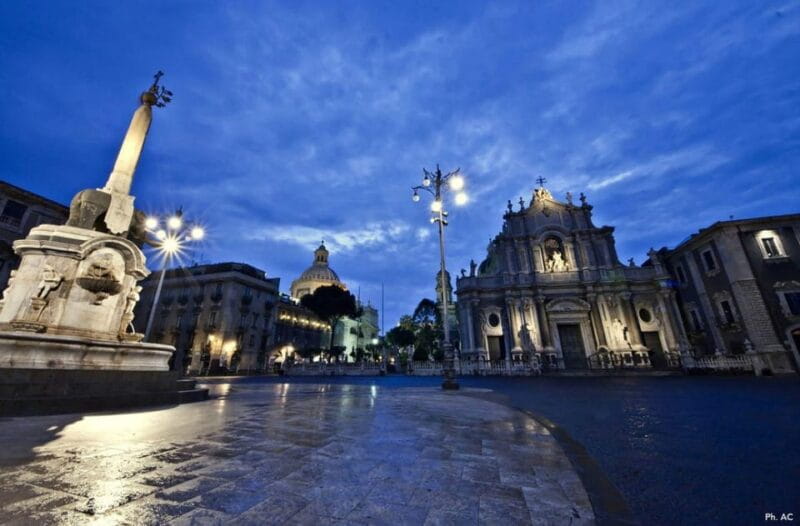 Magical Christmas in Catania: Private Tour among Lights, Nativity Scenes and Sicilian Flavors - Exploring Catania at Christmas: An Insider’s Perspective