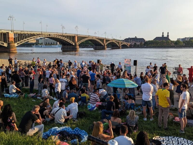 Mainz: guided evening tour of the Rhine embankment/old town in German and English - Discover Mainz’s Nighttime Charm: An In-Depth Review