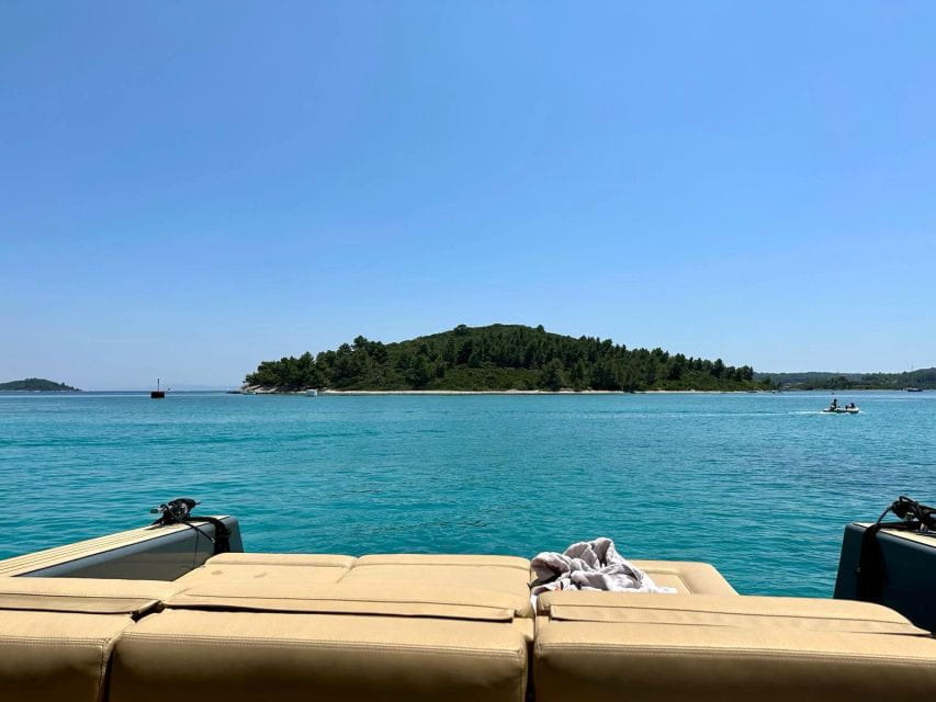 Makarska: Korcula, Deer Island & Shipwreck Speedboat Tour - Badija Island