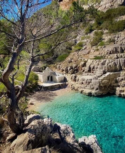 Makarska: Private halfday boat tour ,Hvar,small blue Cave - Your Guide to the Makarska to Hvar Private Boat Tour