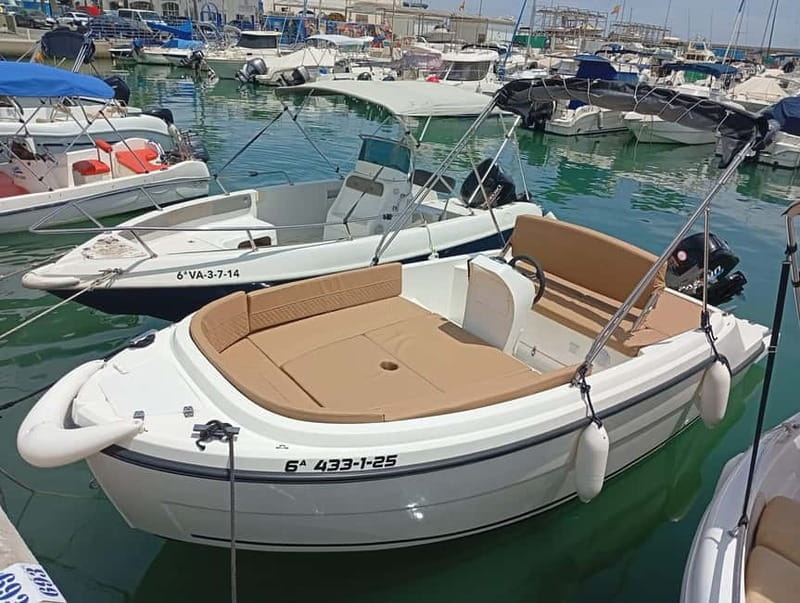 Malaga: 6-Seater Speedboat License-free Boat Rental - Who Will Love This Experience?