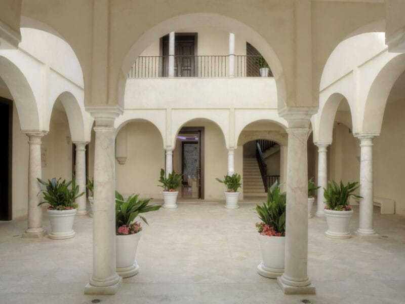 Málaga: Carmen Thyssen Museum Ticket - Guided vs. Self-Guided Visits: Which Is Better?