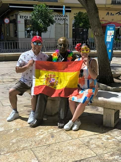 Málaga: City Highlights and Tapas Tasting Tour - The Tour Itself: Logistics, Comfort, and Group Dynamics