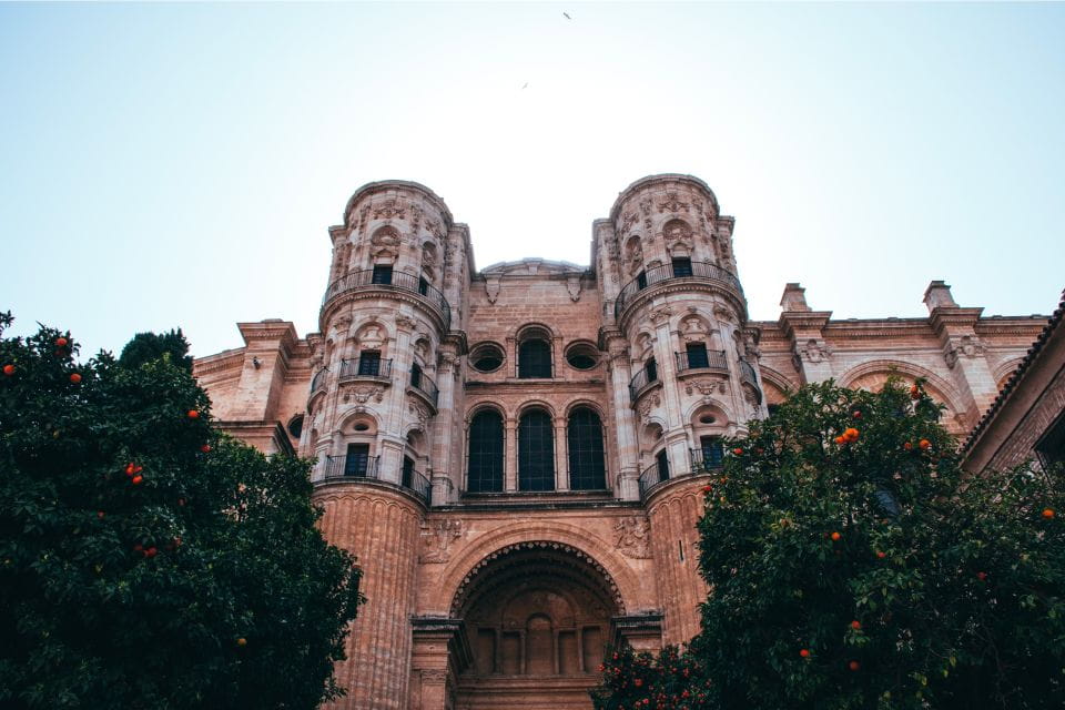 Málaga: Highlights, Old Town & Viewpoint Walking Tour - Exploring Malaga Like a Local