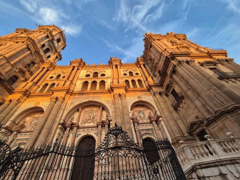 Málaga: Highlights Walking Tour with Drinks and Tapas - Key Points / Takeaways