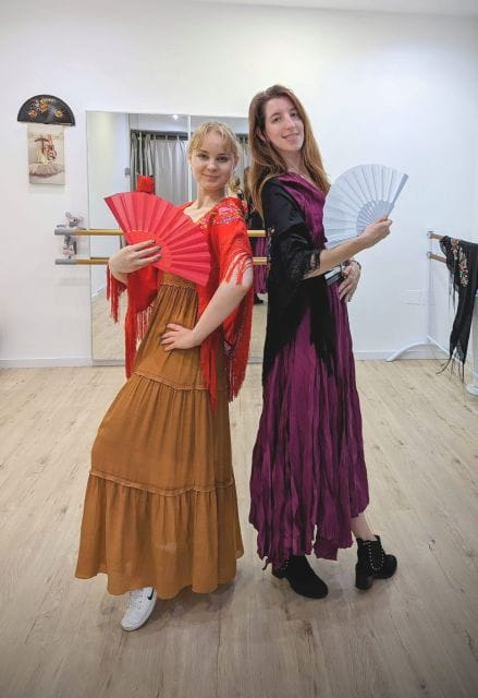 Málaga: Learn to Dance Flamenco Rumba in 45 Minutes - Class Details and Structure