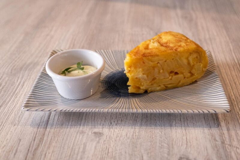 Malaga: Paella and Tapas Tour with The Best Flamenco Show - Who Will Love This Tour?