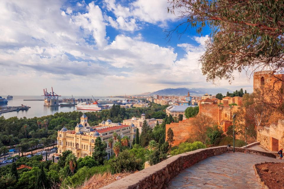 Malaga: Private Exclusive History Tour With a Local Expert - Key Points