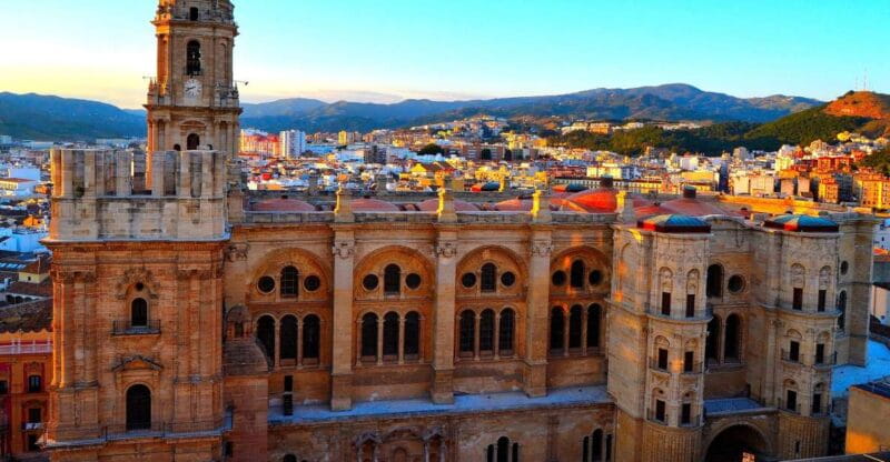 Malaga: Private History & Highlights walking tour - Exploring Malaga’s Historic Core