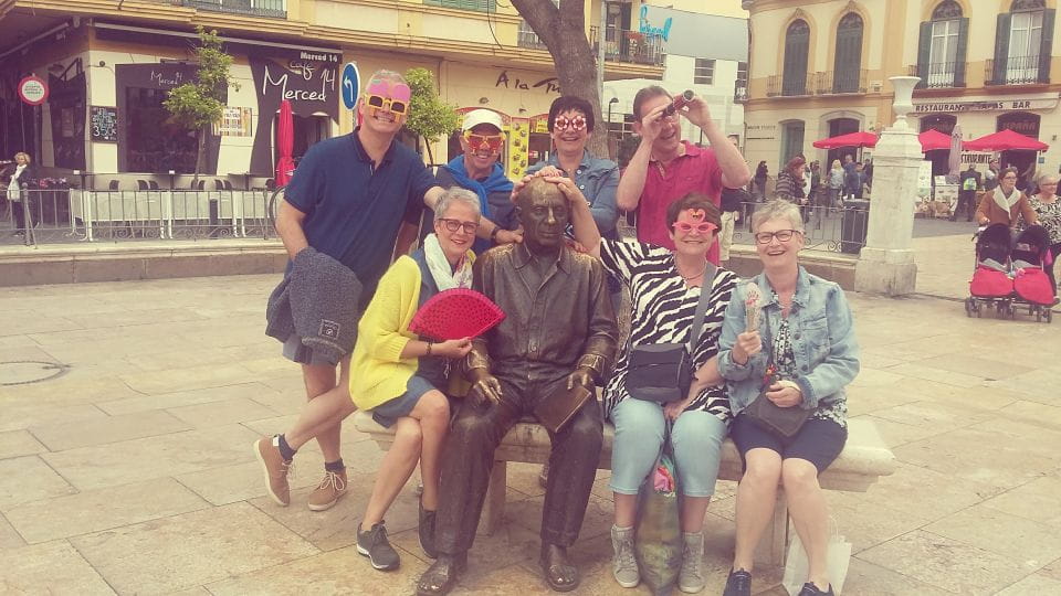 Málaga: Private Sightseeing Treasure Hunt - Benefits of Participation
