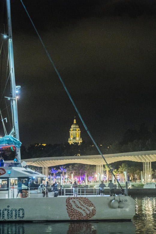 Malaga: Sailing Catamaran Sunset Cruise With Live DJ & Drink - Tips for a Great Experience