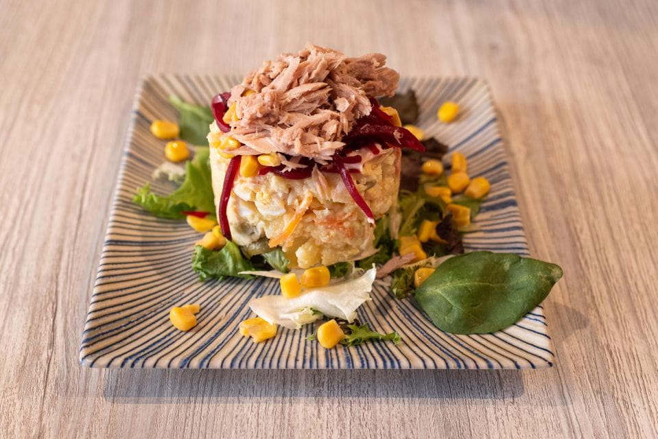 Malaga: Tapas and Wine Tasting Tour With Flamenco Show - Exploring Malagas Historic Center