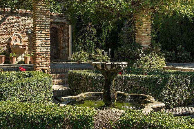 Malaga Tour With Cathedral, Alcazaba and Roman Theatre - Discover Major Attractions