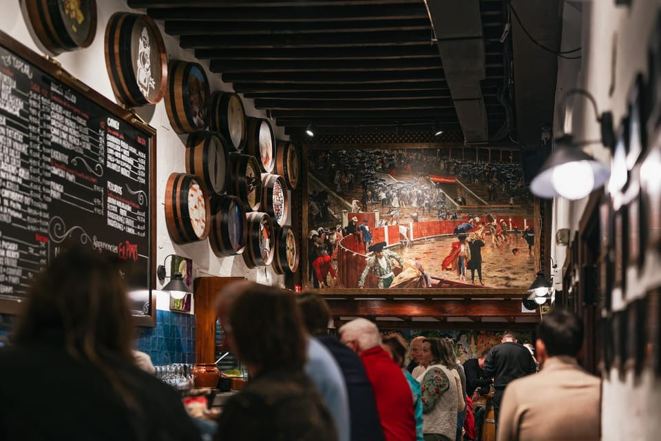 Málaga: Traditional Andalusian Tapas and Wine Tour - Key Points