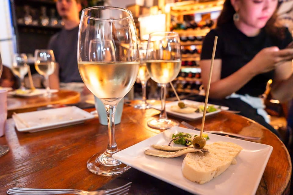 Malaga: Wine and Tapas Tour With Tastings and Drinks - Itinerary and Experience