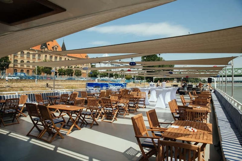 Malalata Party: Music cruises by sightseeing boats - Price and Value Analysis